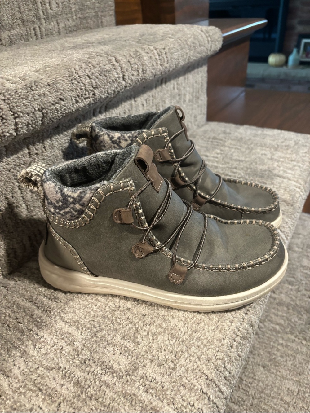 Hey dude Casual Grey High-Top Sneakers size 7